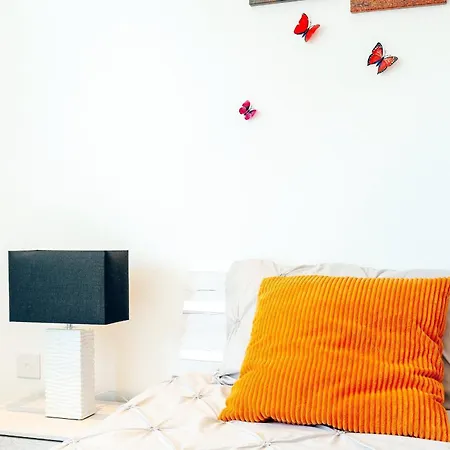 A Brand New Flat With 3 Bedrooms & 3 Baths In Zone 1 Angel For Max 9 Ppl London Exterior photo