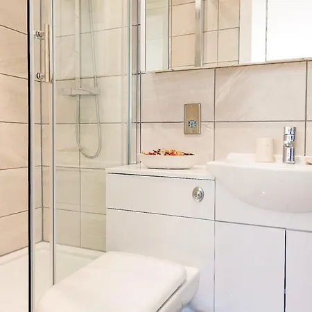 A Brand New Flat With 3 Bedrooms & 3 Baths In Zone 1 Angel For Max 9 Ppl London Exterior photo