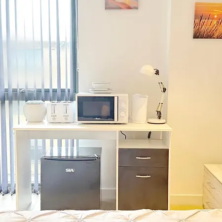 A Brand New Flat With 3 Bedrooms & 3 Baths In Zone 1 Angel For Max 9 Ppl London Exterior photo