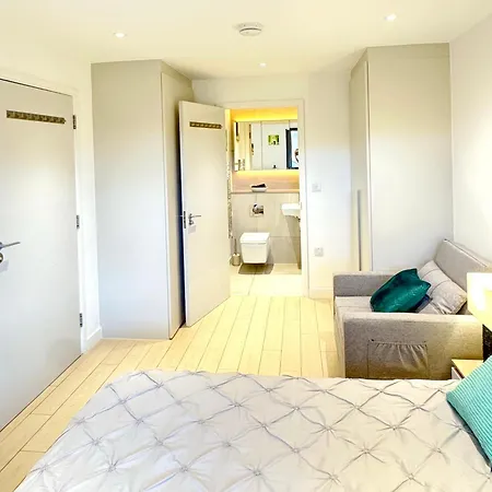 A Brand New Flat With 3 Bedrooms & 3 Baths In Zone 1 Angel For Max 9 Ppl London Exterior photo