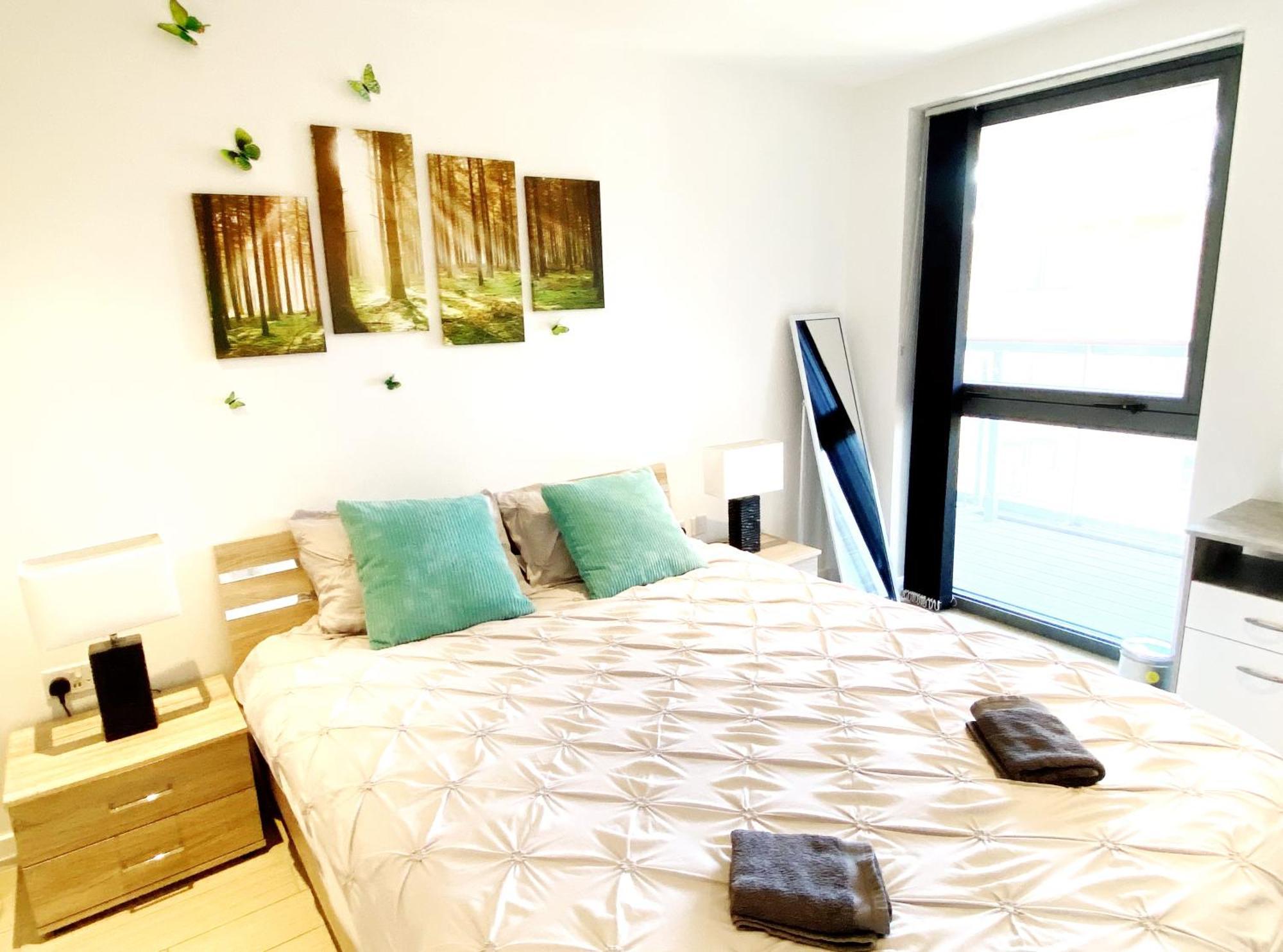 A Brand New Flat With 3 Bedrooms & 3 Baths In Zone 1 Angel For Max 9 Ppl Проживание в семье