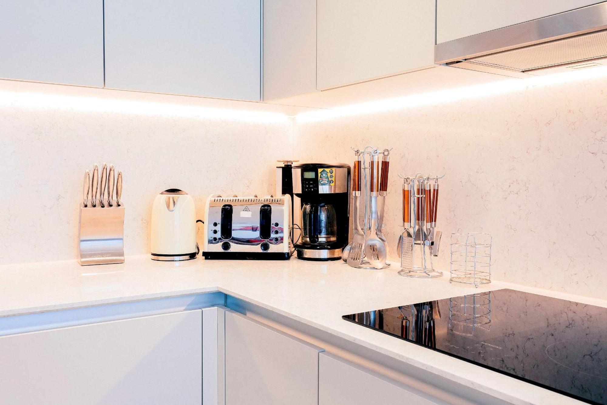 A Brand New Flat With 3 Bedrooms & 3 Baths In Zone 1 Angel For Max 9 Ppl Проживание в семье